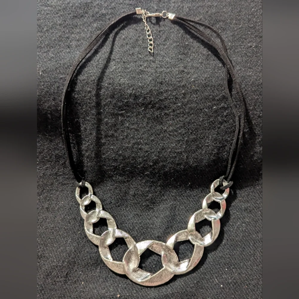 Silver Tone Interlocking Chain Bar Style Statement Necklace